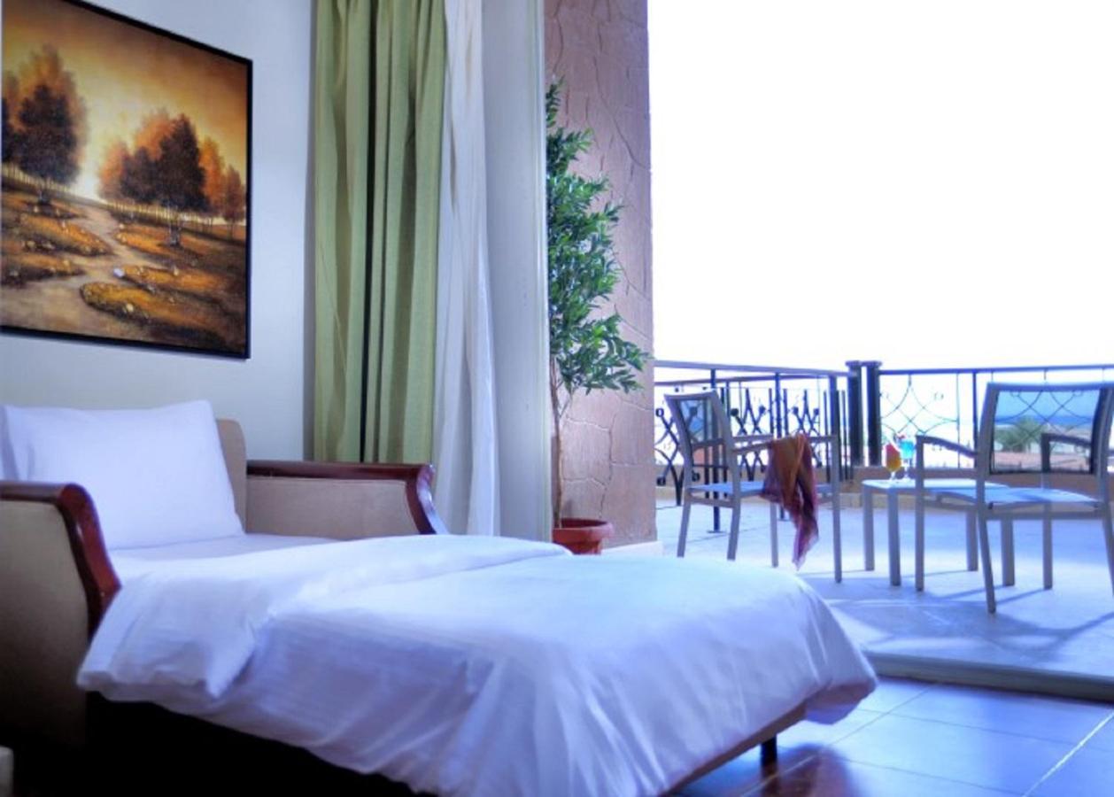 Coral Sea Beach And Aqua Park Ain Sukhna Extérieur photo