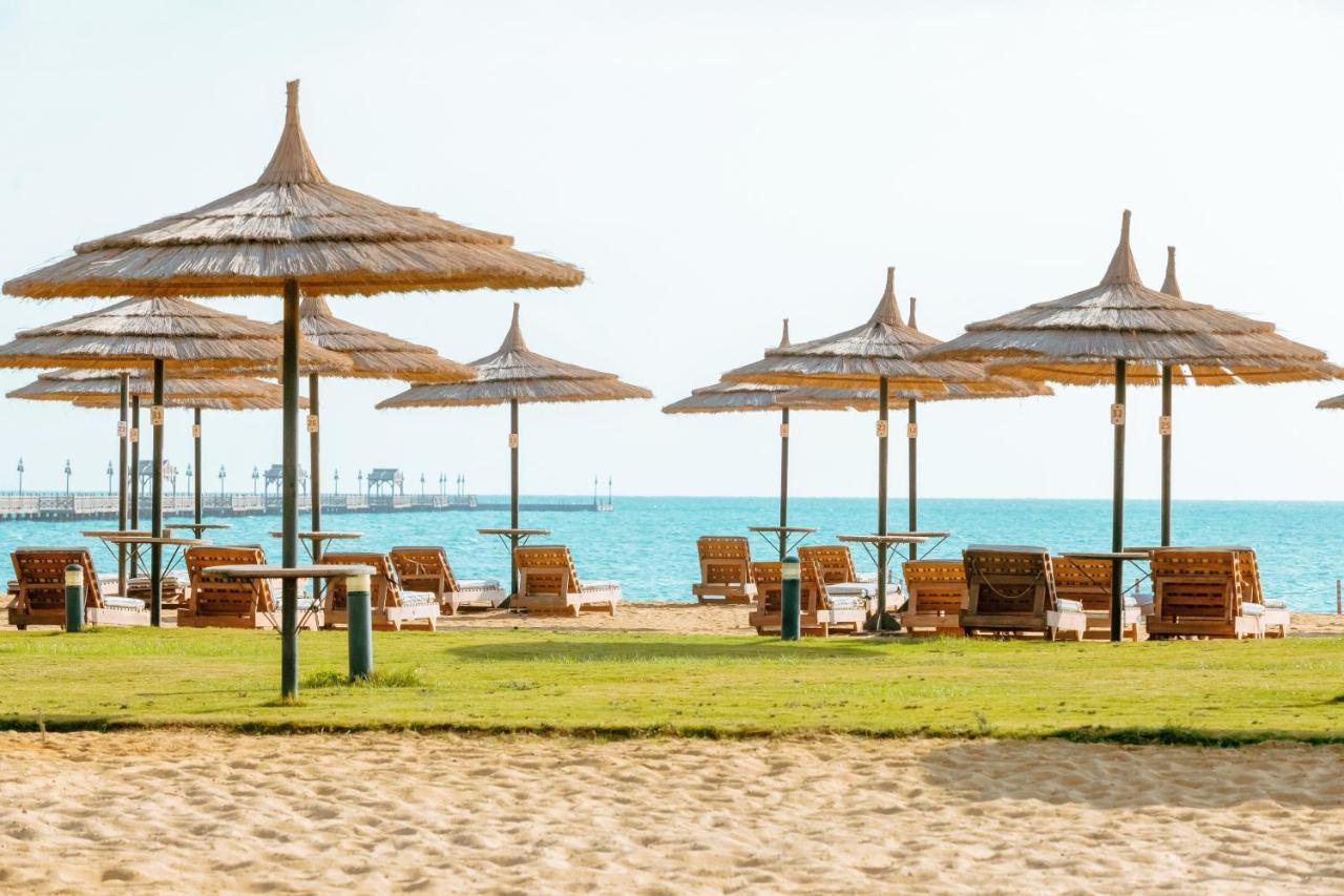 Coral Sea Beach And Aqua Park Ain Sukhna Extérieur photo