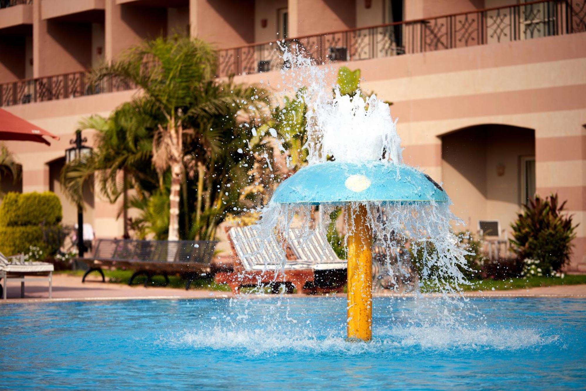 Coral Sea Beach And Aqua Park Ain Sukhna Extérieur photo
