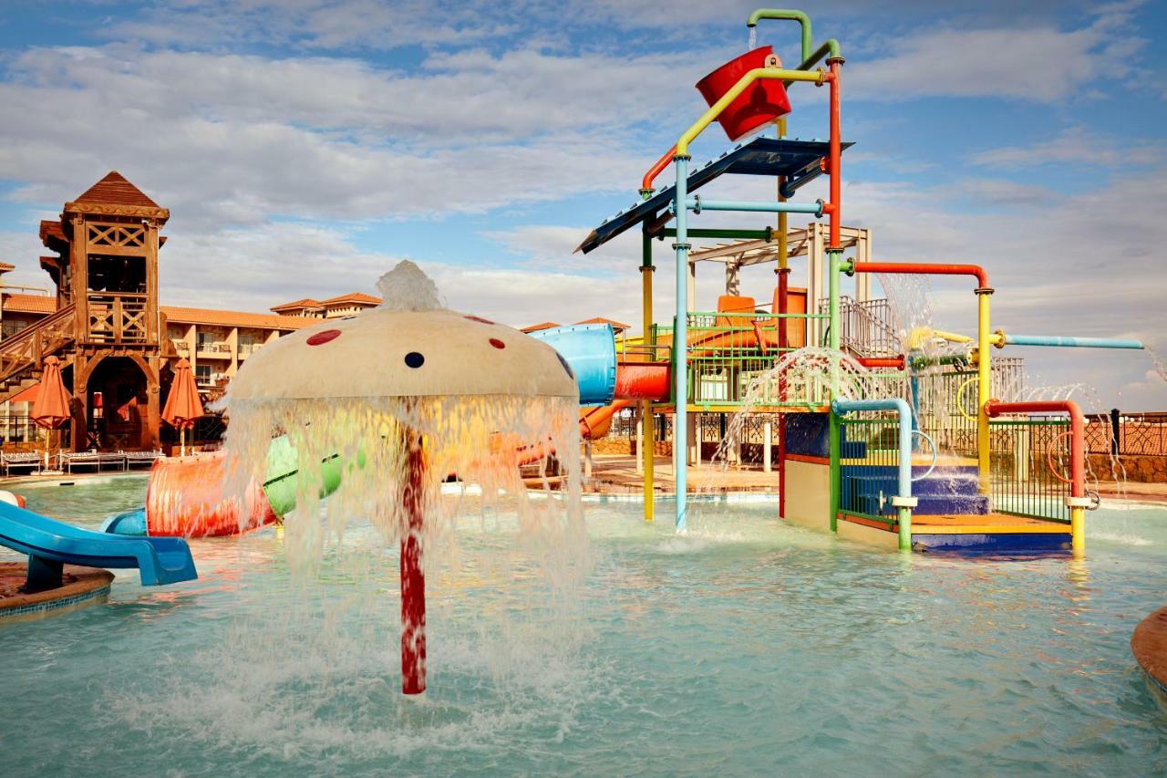 Coral Sea Beach And Aqua Park Ain Sukhna Extérieur photo